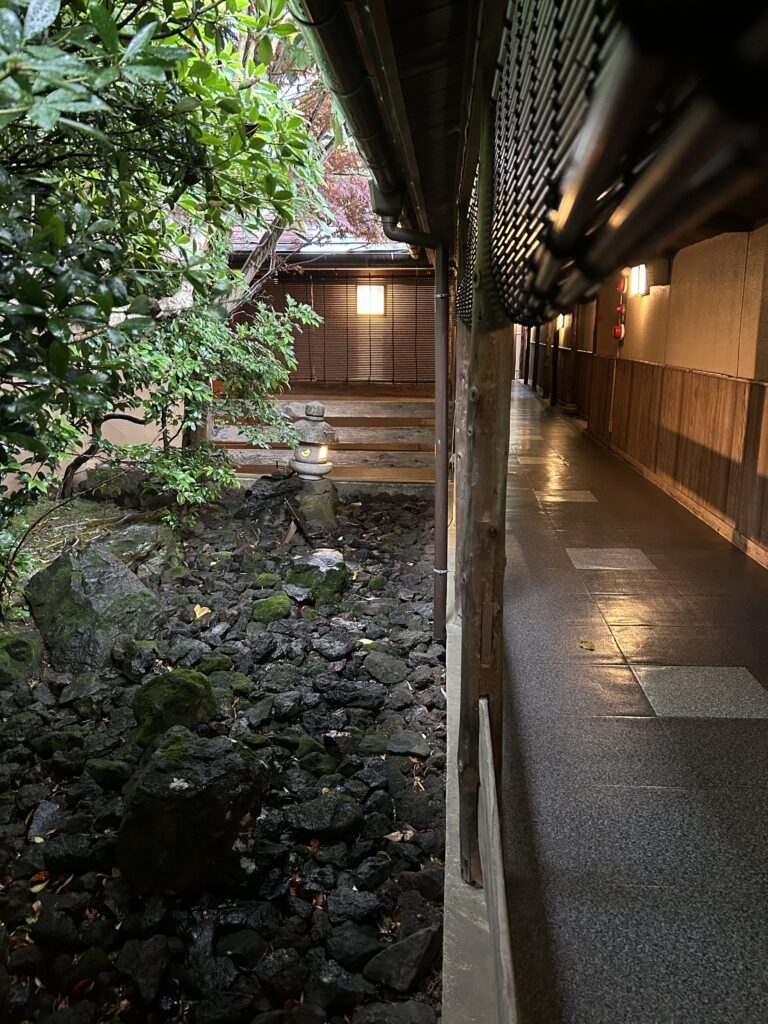 伊東小涌園緑涌 庭 雨